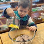 Pelican Students make brownies