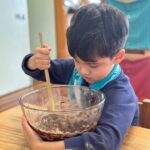 Pelican Students make brownies